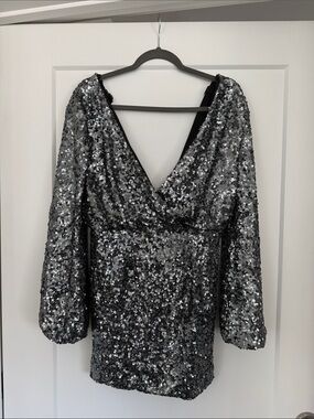 Silver Sequin Long-Sleeve V-Neck Party Dress
